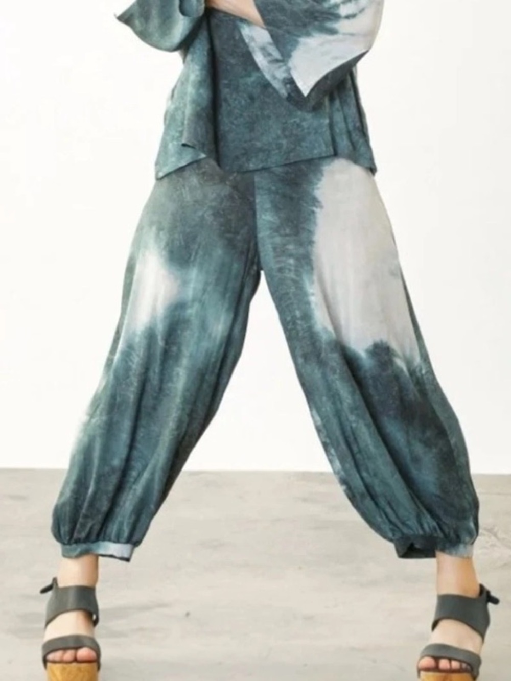 Bryn Walker Gray White Tie Dye Campa Pants | Size Medium Lagenlook